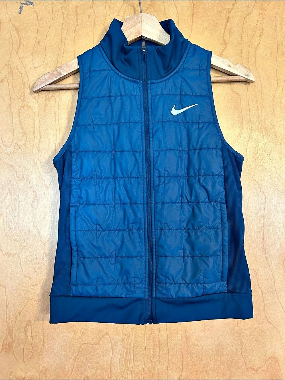 Nike Therma-FIT Running Vest Quilted Athletic Vest in Blue XS